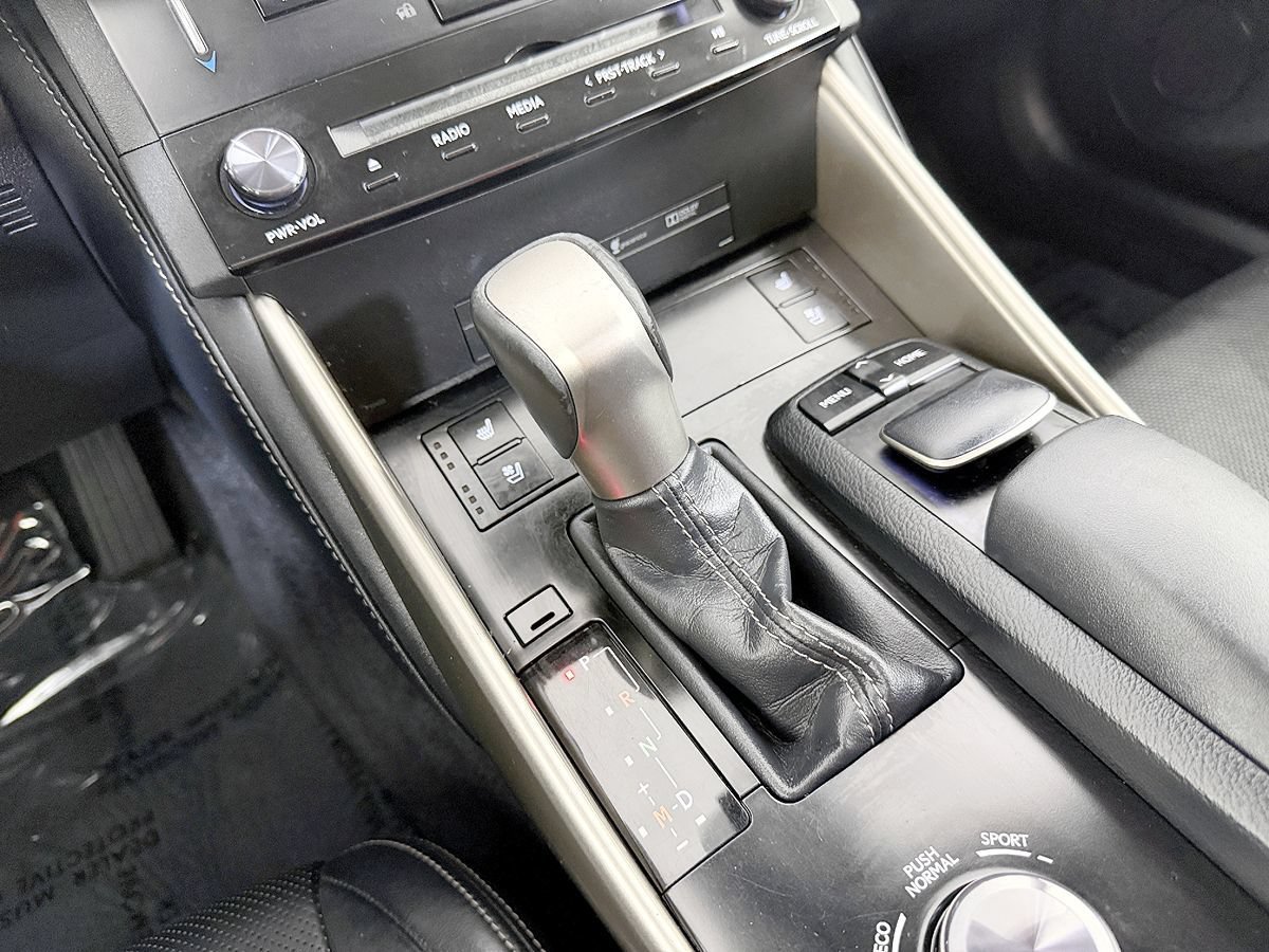 Used 2014 Lexus IS 250 w/ Luxury Package w/Gray Wood RWD image 59