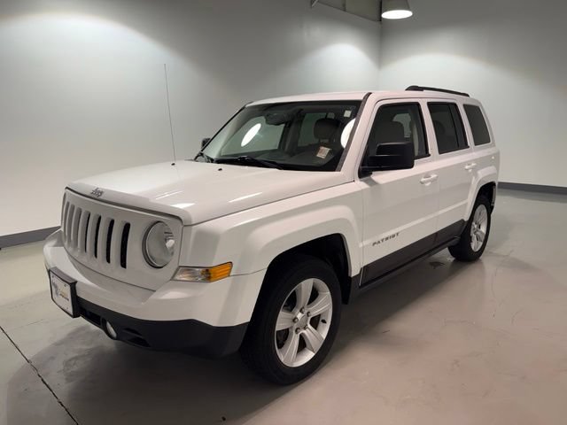Used 2017 Jeep Patriot Latitude FWD image 3