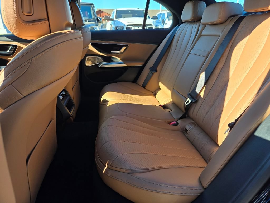 New 2026 Mercedes-Benz E 350 4MATIC Sedan image 4