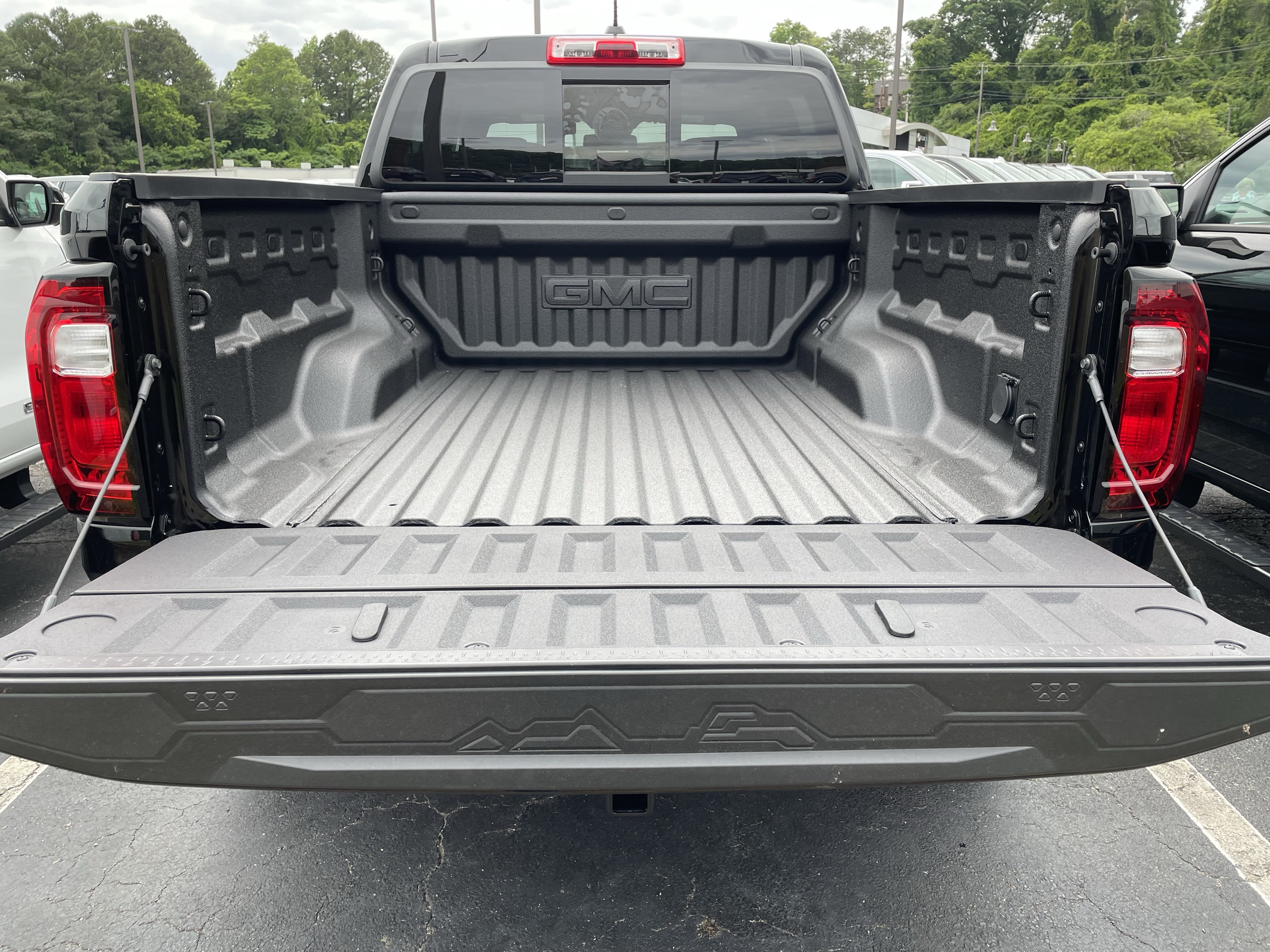 New 2026 GMC Canyon Elevation w/ Convenience Package RWD image 17
