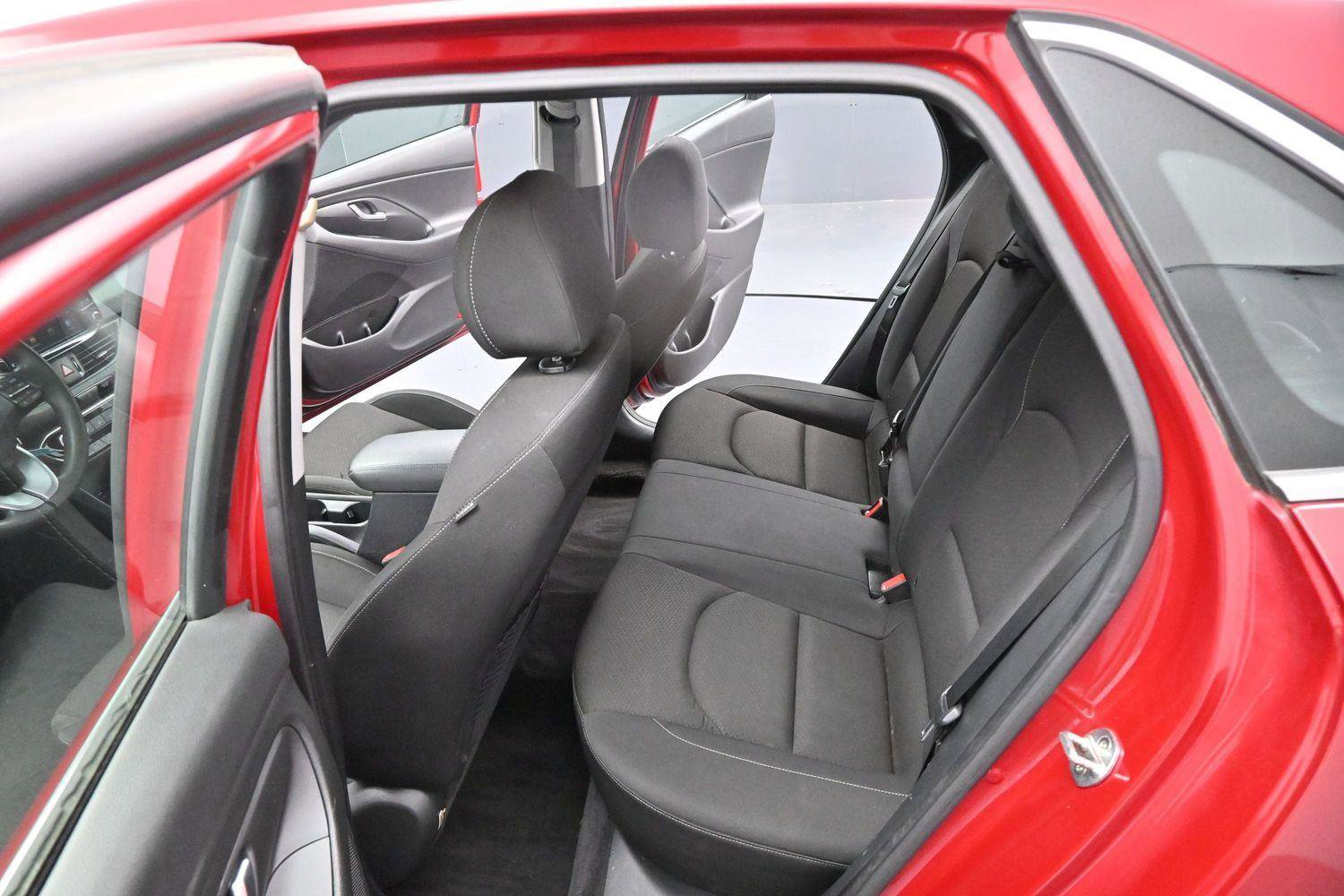 Used 2019 Hyundai Elantra GT FWD image 28
