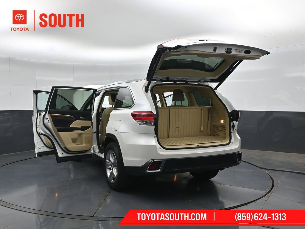 Used 2017 Toyota Highlander Limited AWD/4WD image 60
