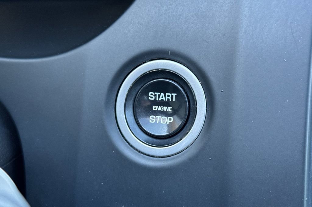 Used 2020 Jaguar E-PACE SE image 27