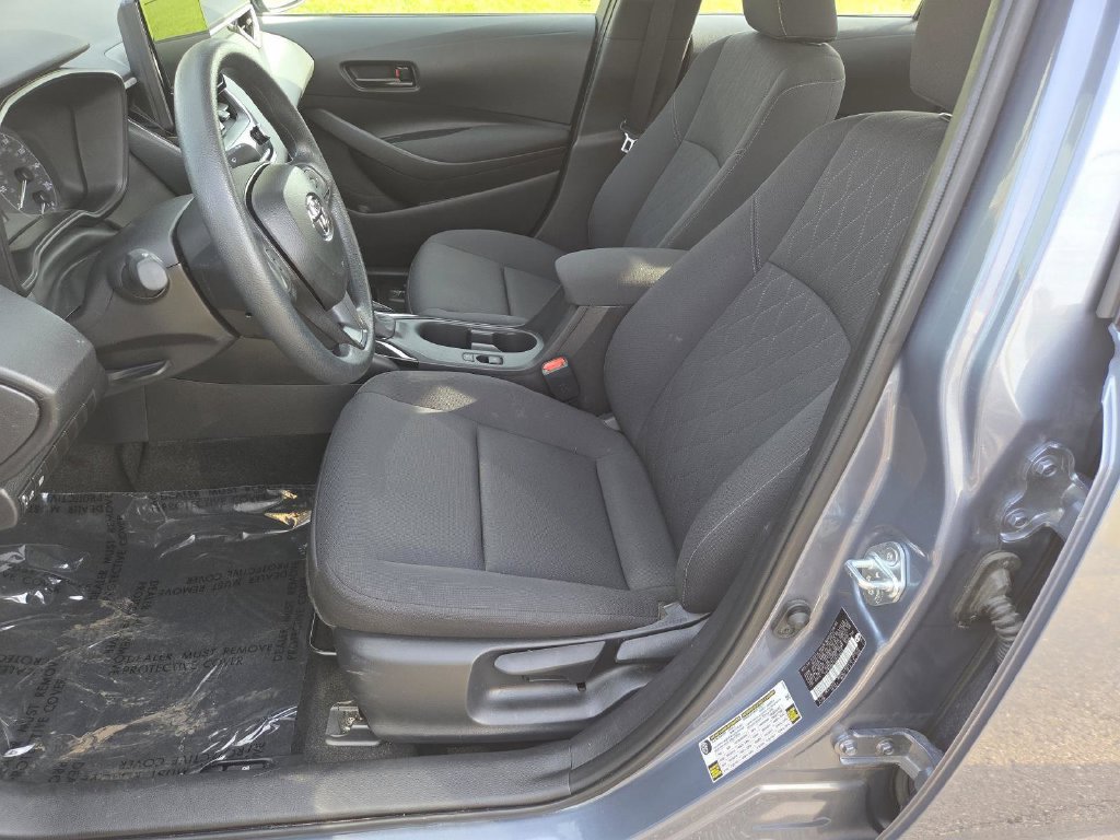 Used 2025 Toyota Corolla LE FWD image 19