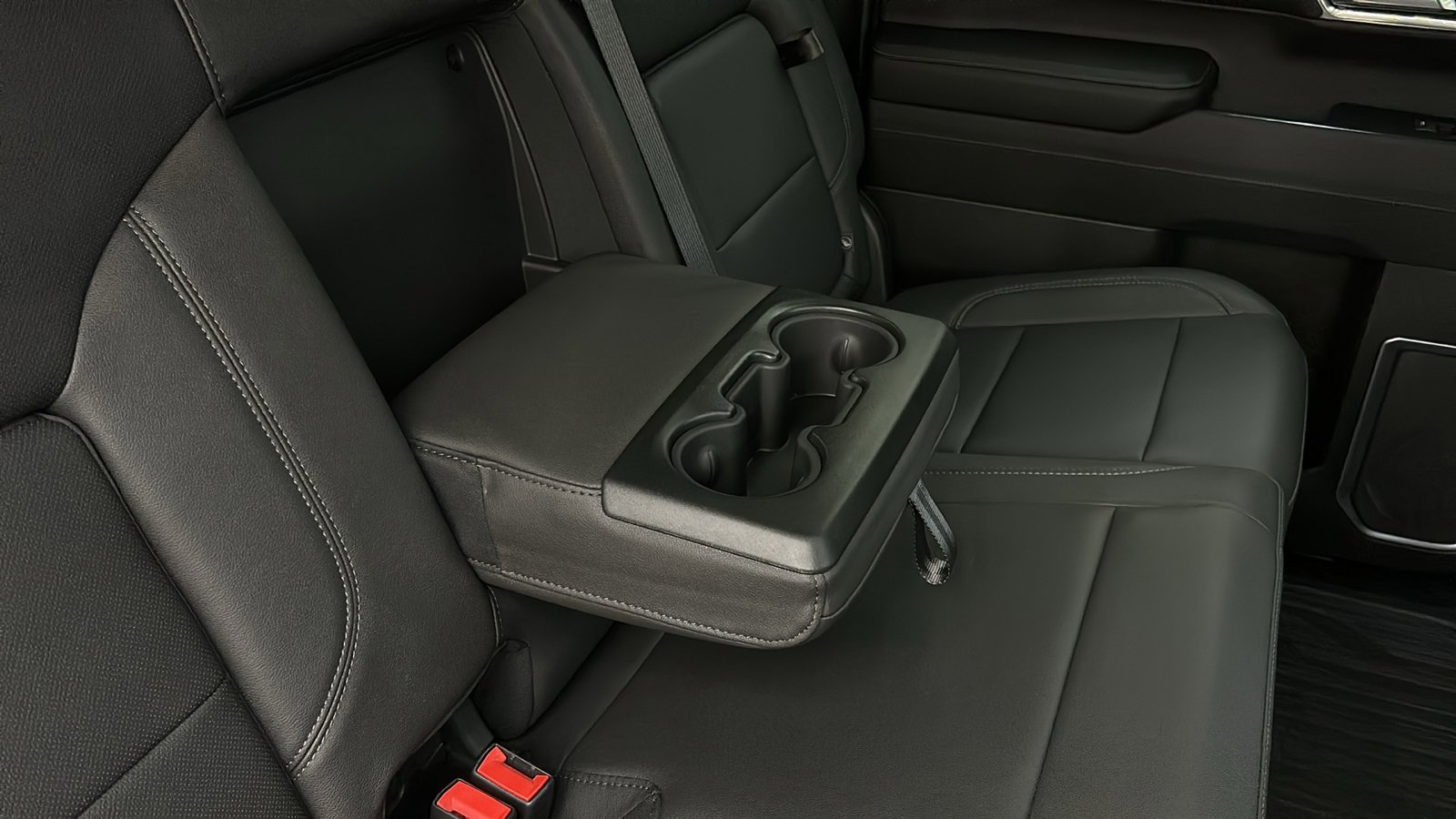 Used 2023 GMC Sierra 1500 SLT image 44