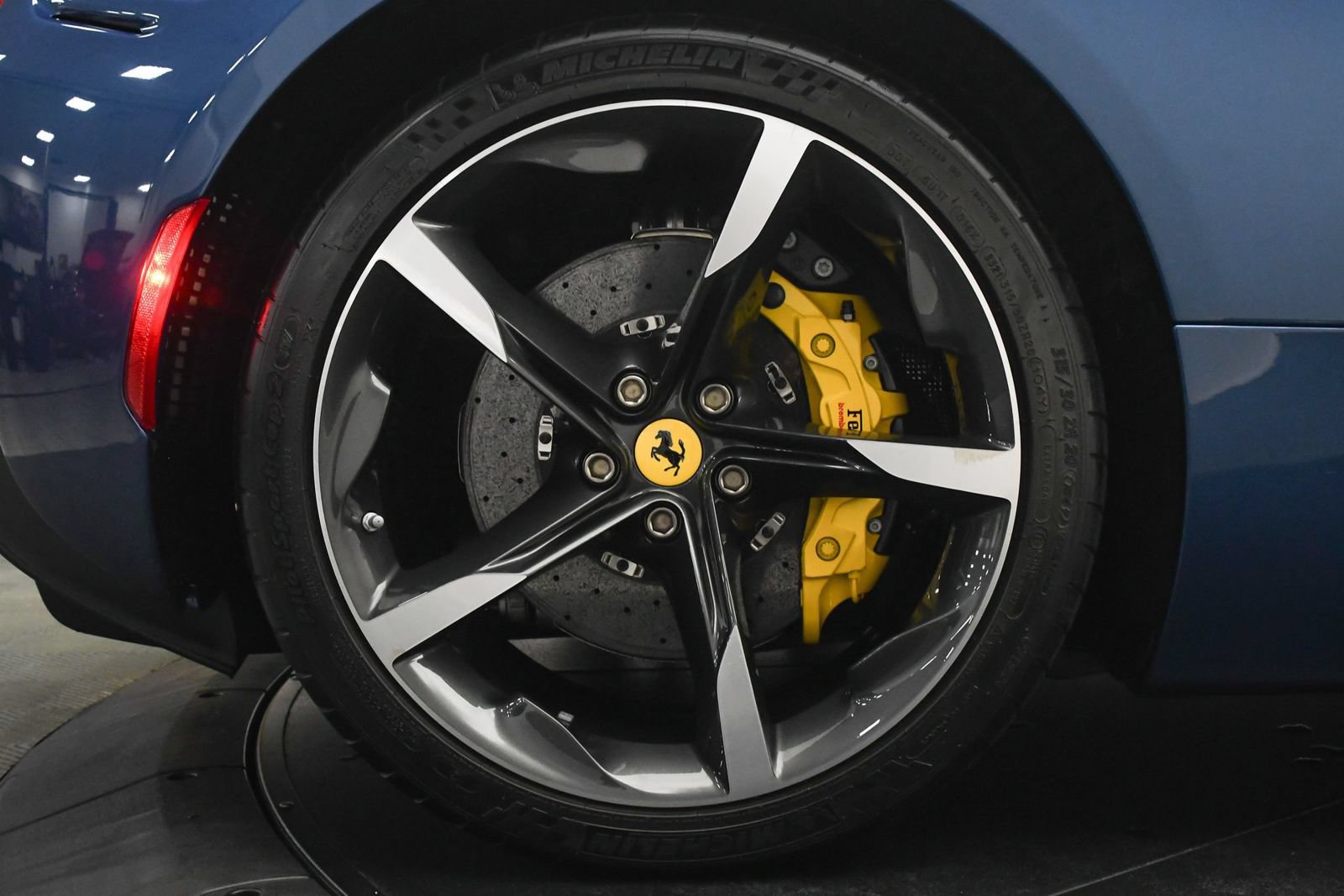Used 2021 Ferrari SF90 Stradale AWD/4WD image 27