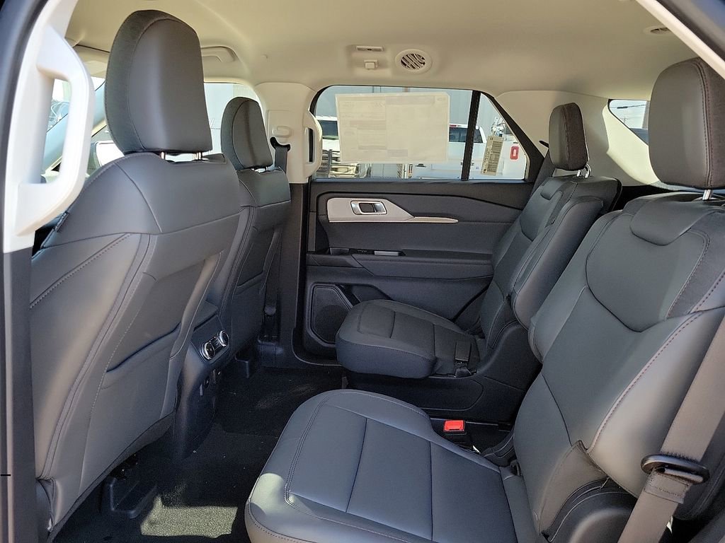 New 2025 Ford Explorer Active w/ Active Comfort Package RWD image 16