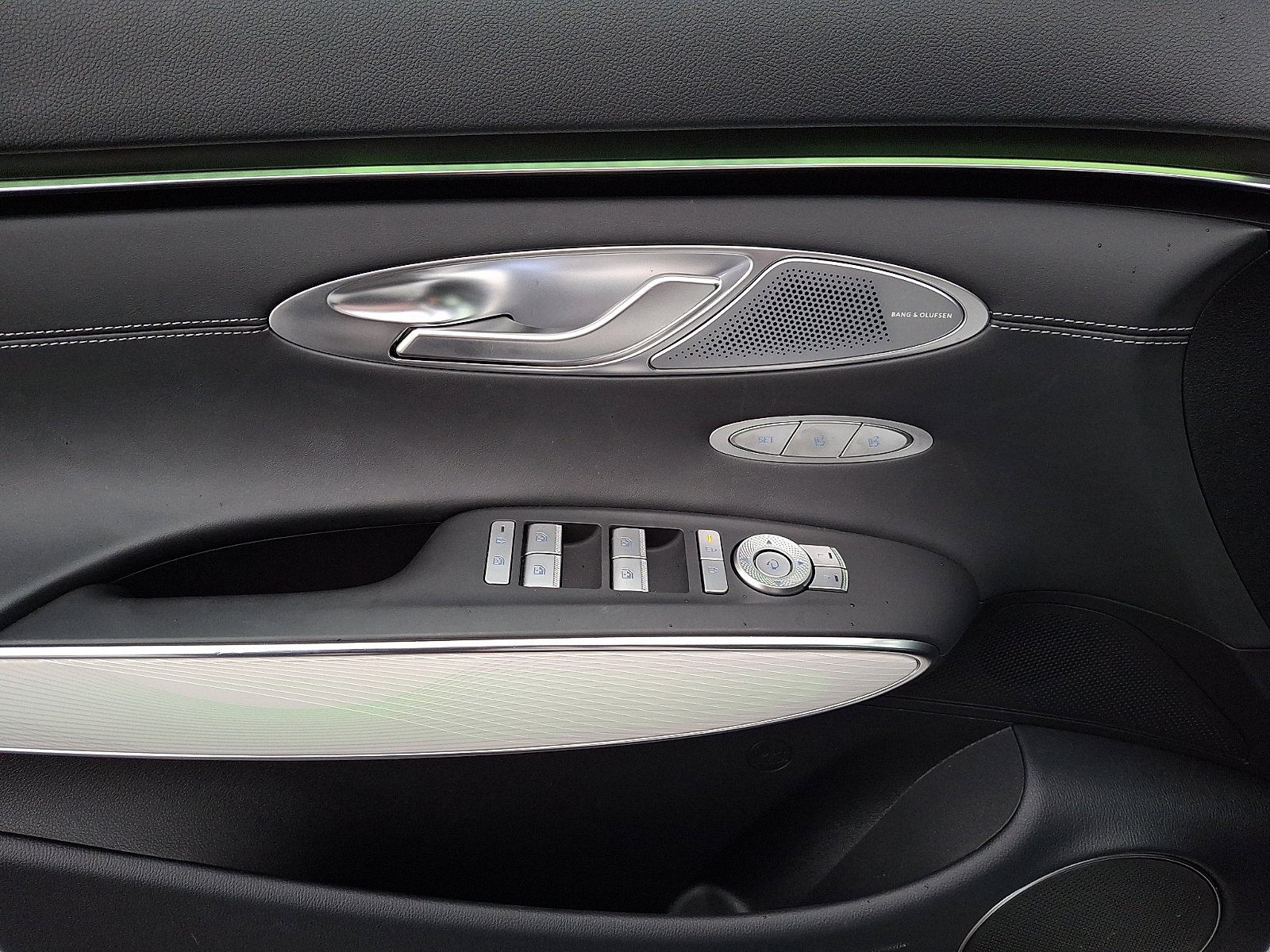 Certified 2026 Genesis GV70 2.5T Advanced image 12