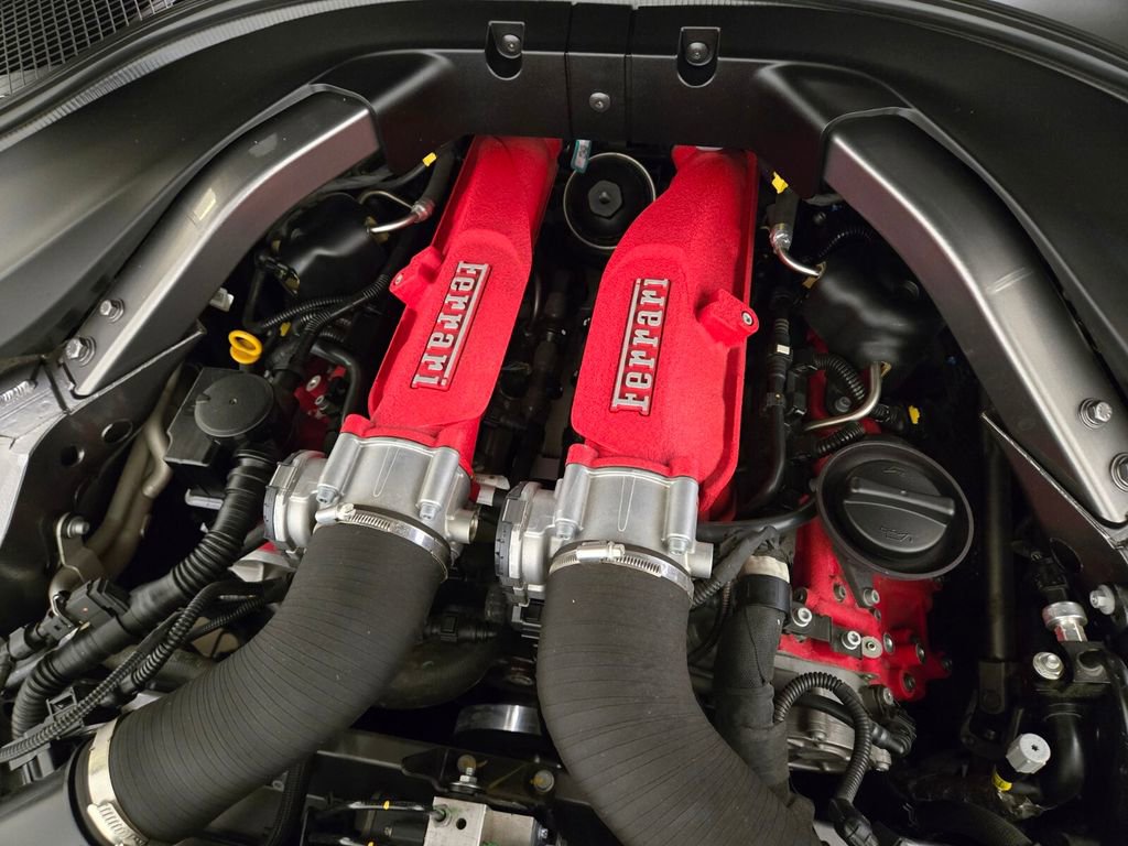 Used 2022 Ferrari Roma RWD image 28