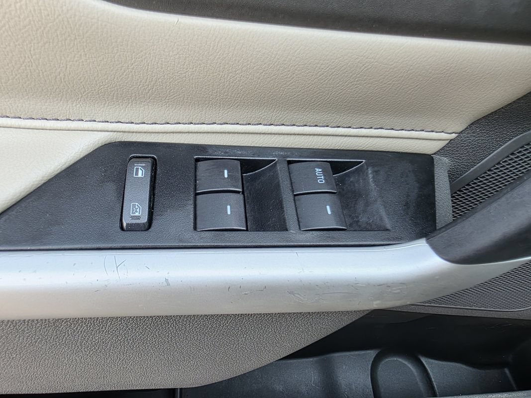 Used 2013 Ford Edge SEL AWD/4WD image 25