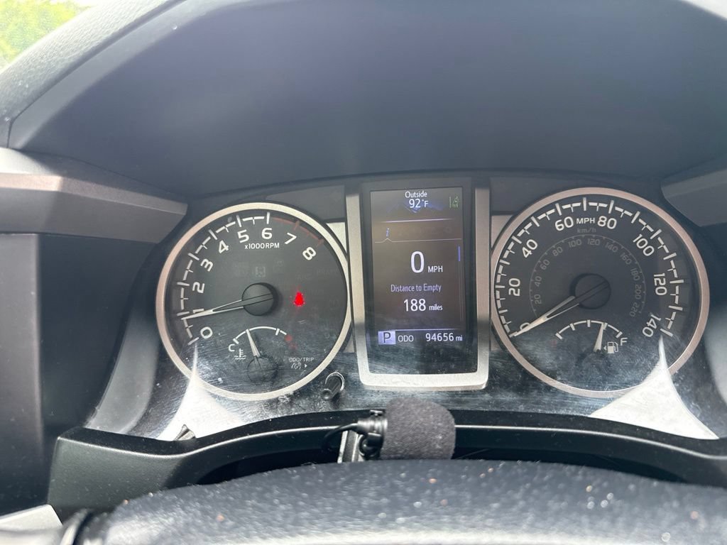 Used 2018 Toyota Tacoma SR5 RWD image 13