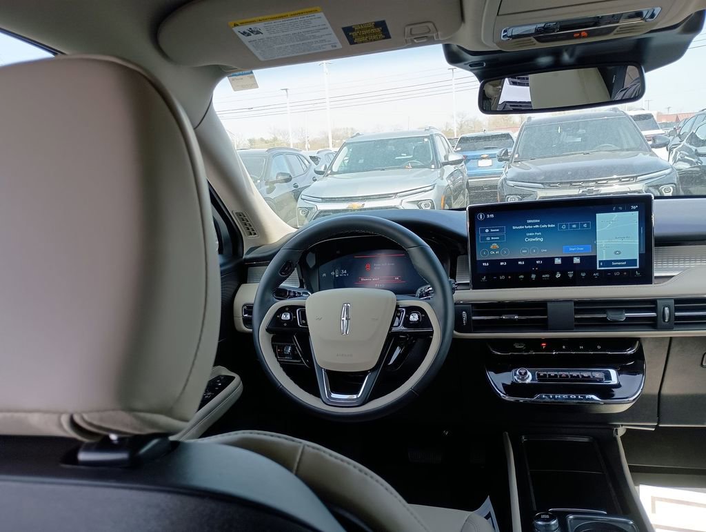 Used 2025 Lincoln Corsair FWD image 15