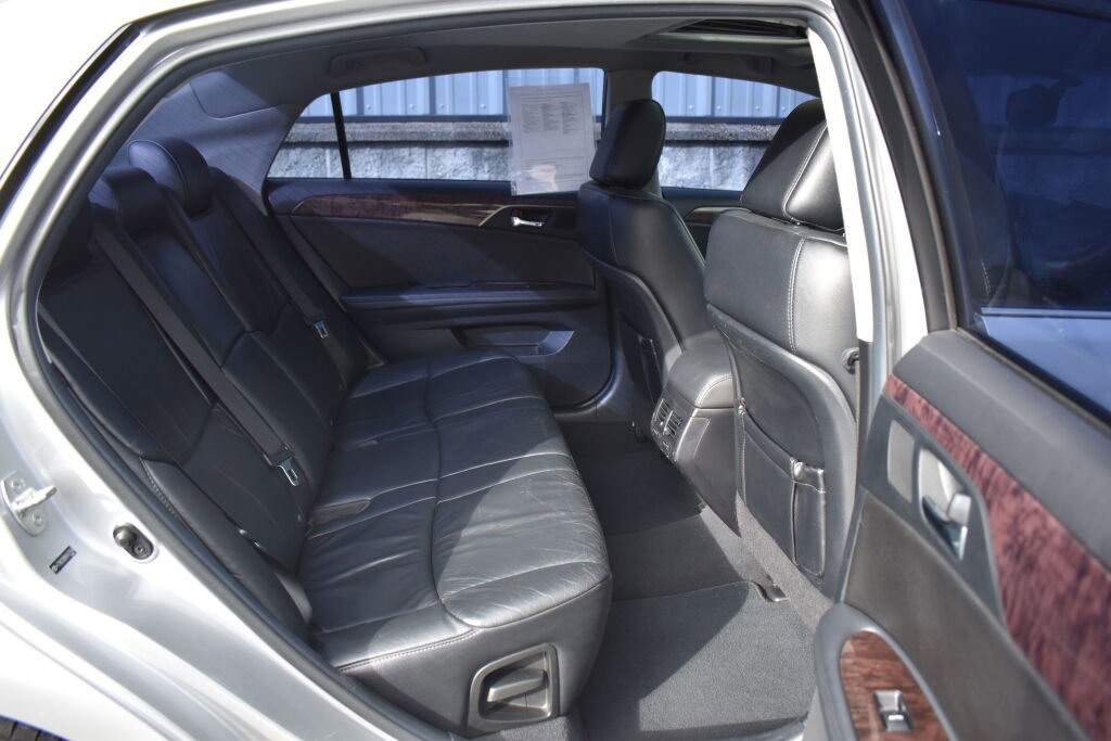 Used 2011 Toyota Avalon image 22