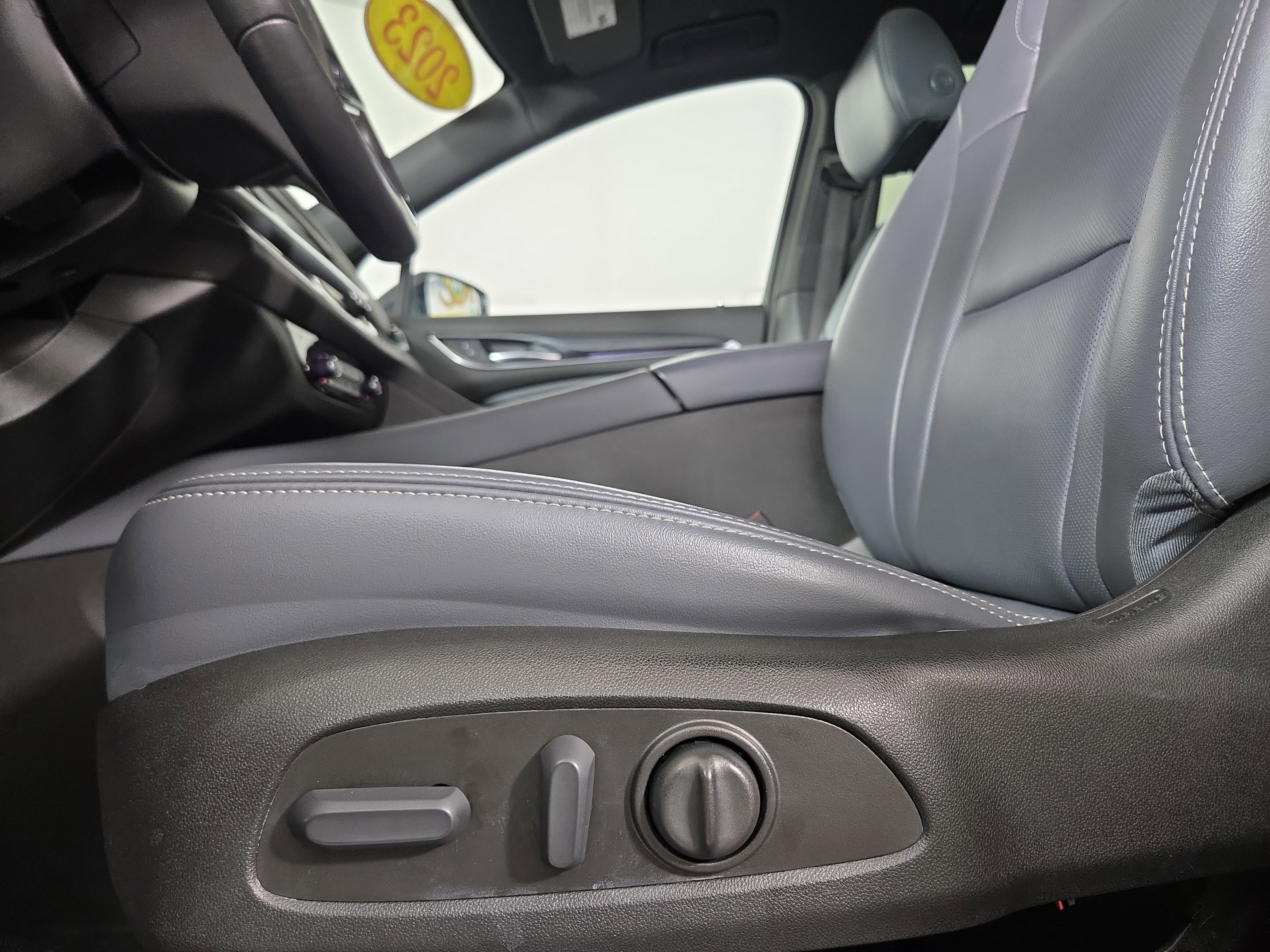 Certified 2023 Buick Enclave Essence image 35