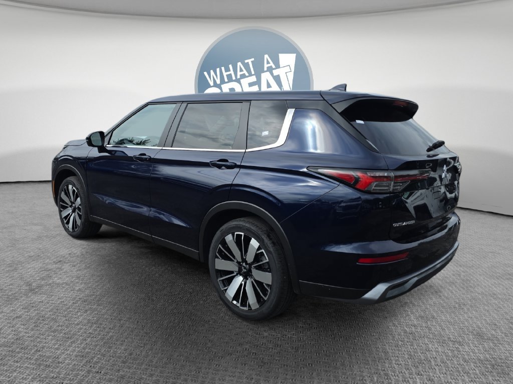 Used 2025 Mitsubishi Outlander SE FWD image 6