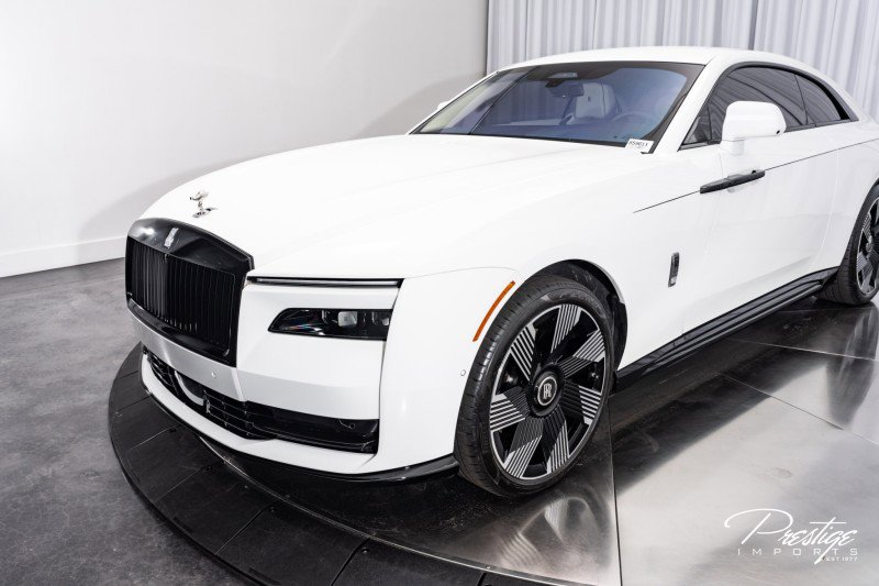 Used 2024 Rolls-Royce Spectre w/ Spectre Launch Package image 9