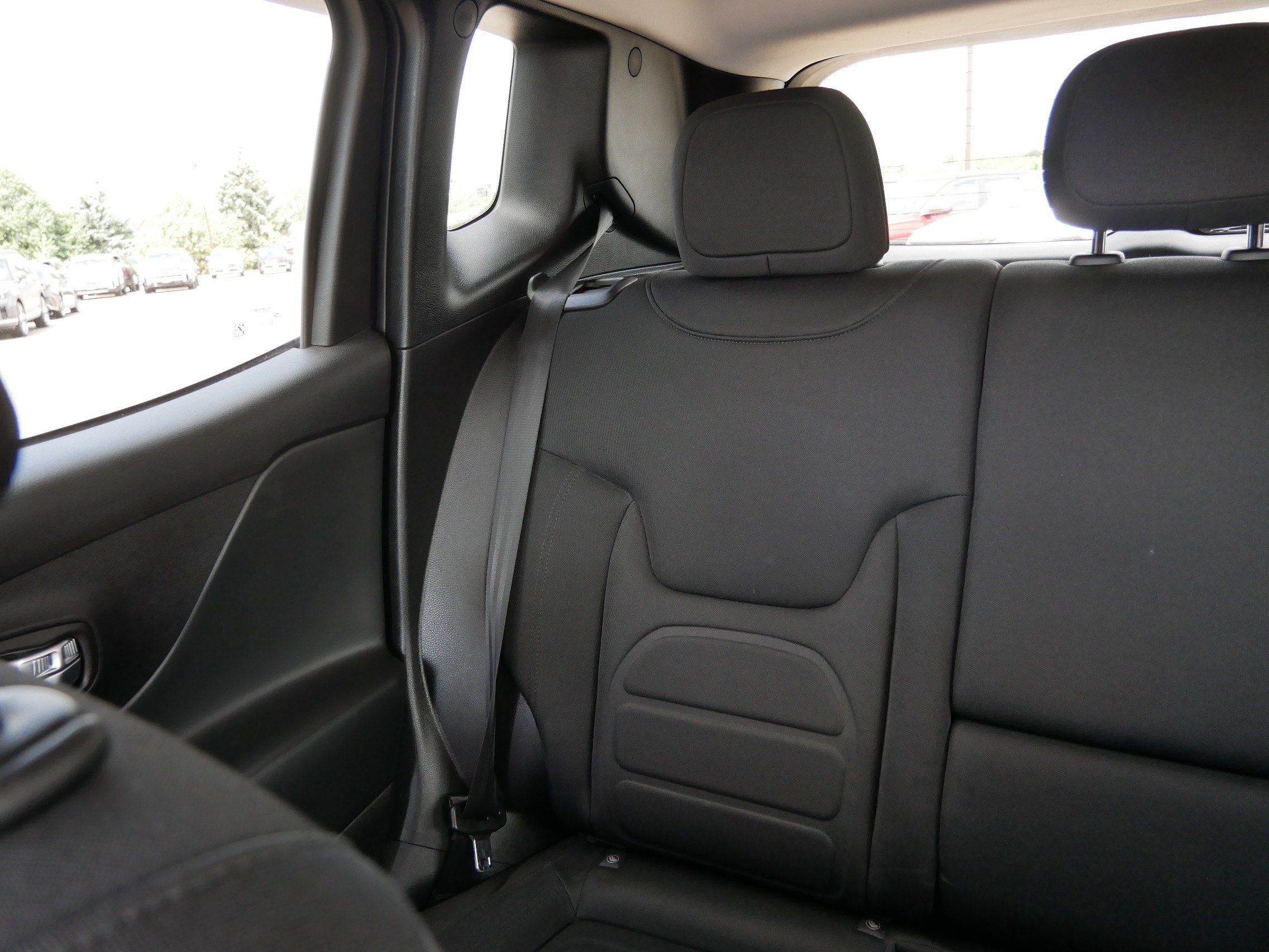 Used 2016 Jeep Renegade Latitude AWD/4WD image 12