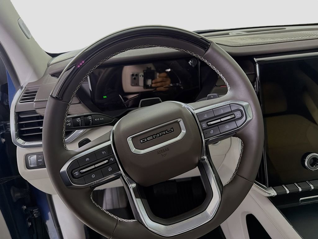 Used 2024 GMC Acadia Denali w/ Super Cruise Package image 13