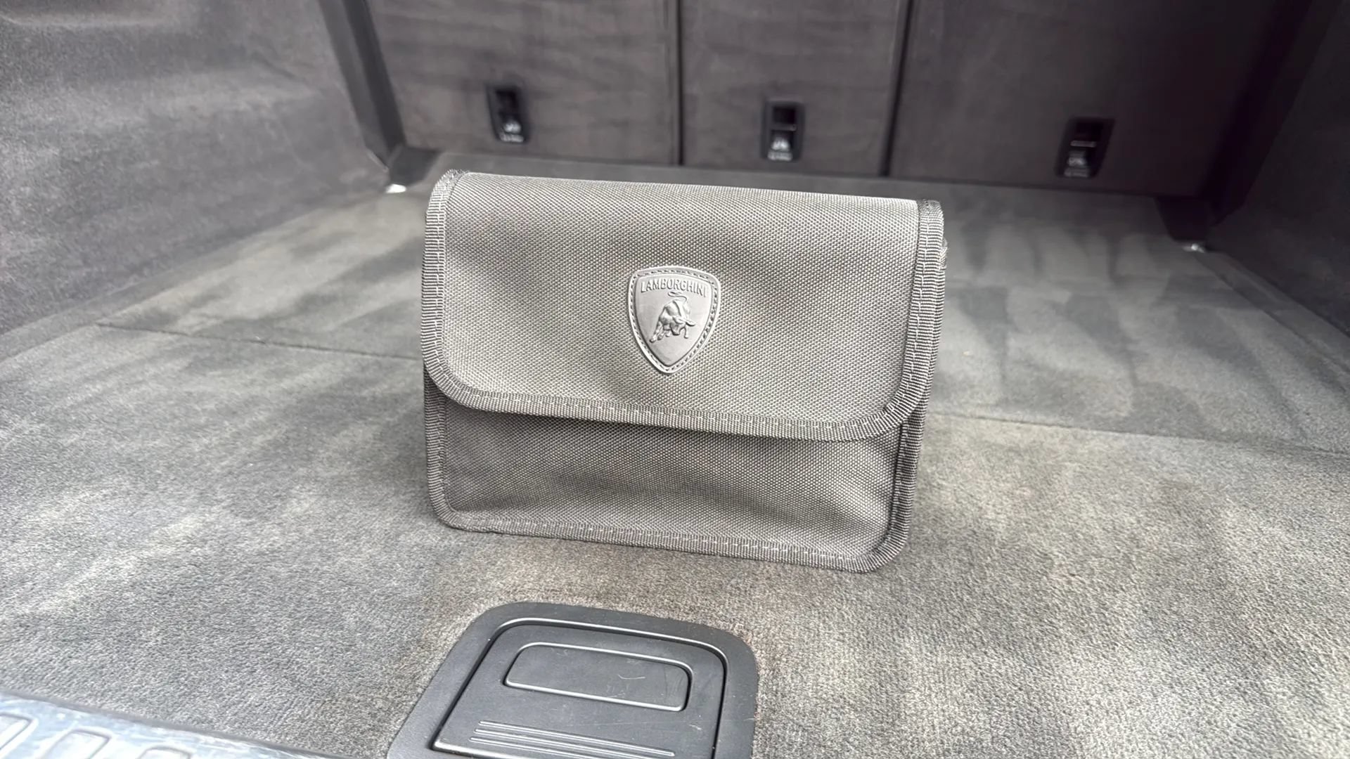 Used 2019 Lamborghini Urus AWD/4WD image 54