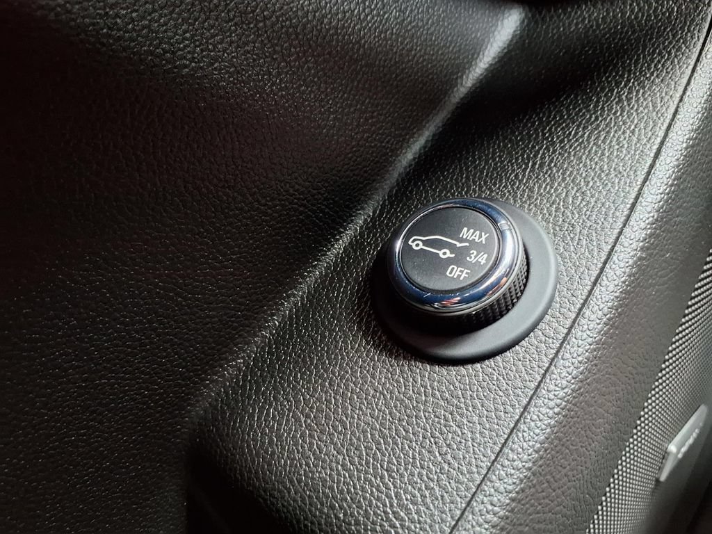 Used 2023 Chevrolet Traverse High Country w/ LPO, Floor Liner Package FWD image 21