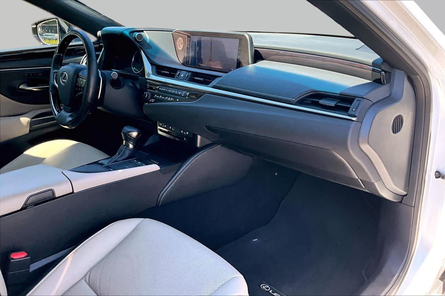 Used 2019 Lexus ES 350 w/ Premium Package FWD image 19