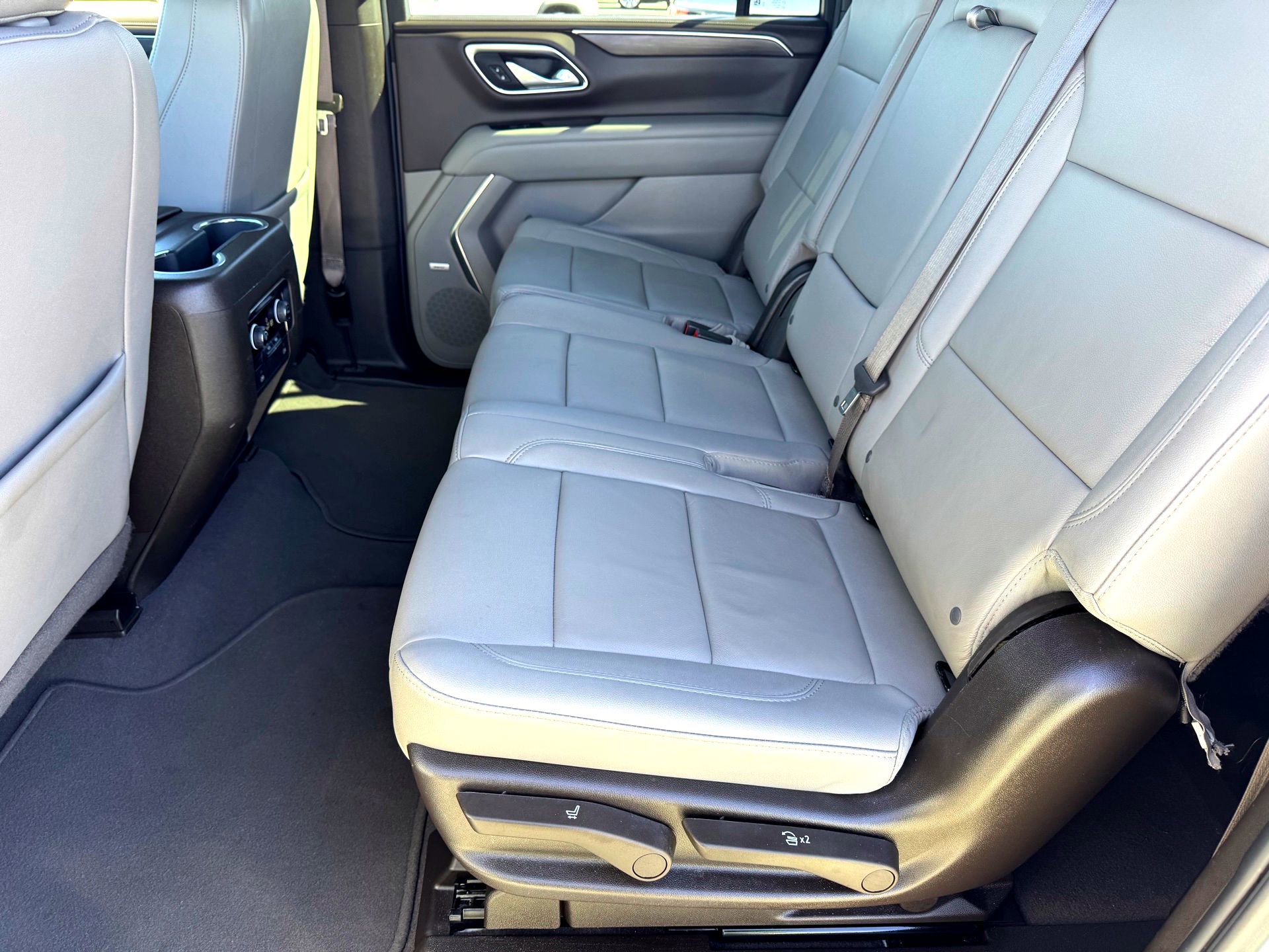 Used 2024 Chevrolet Suburban LT image 19