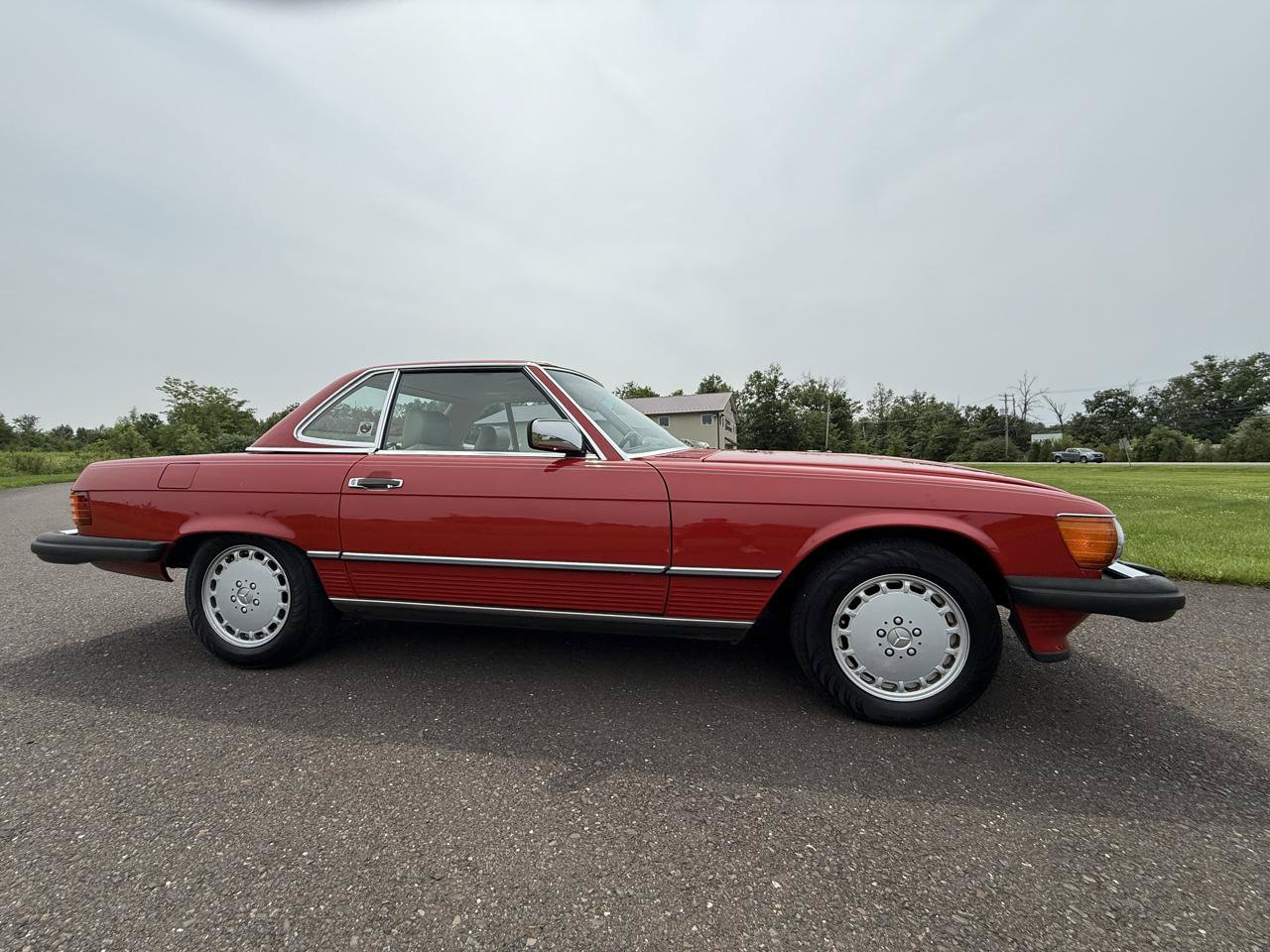 Used 1988 Mercedes-Benz 560 SL image 23