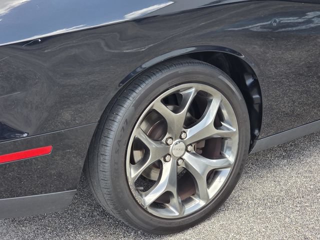 Used 2016 Dodge Challenger R/T Plus RWD image 8