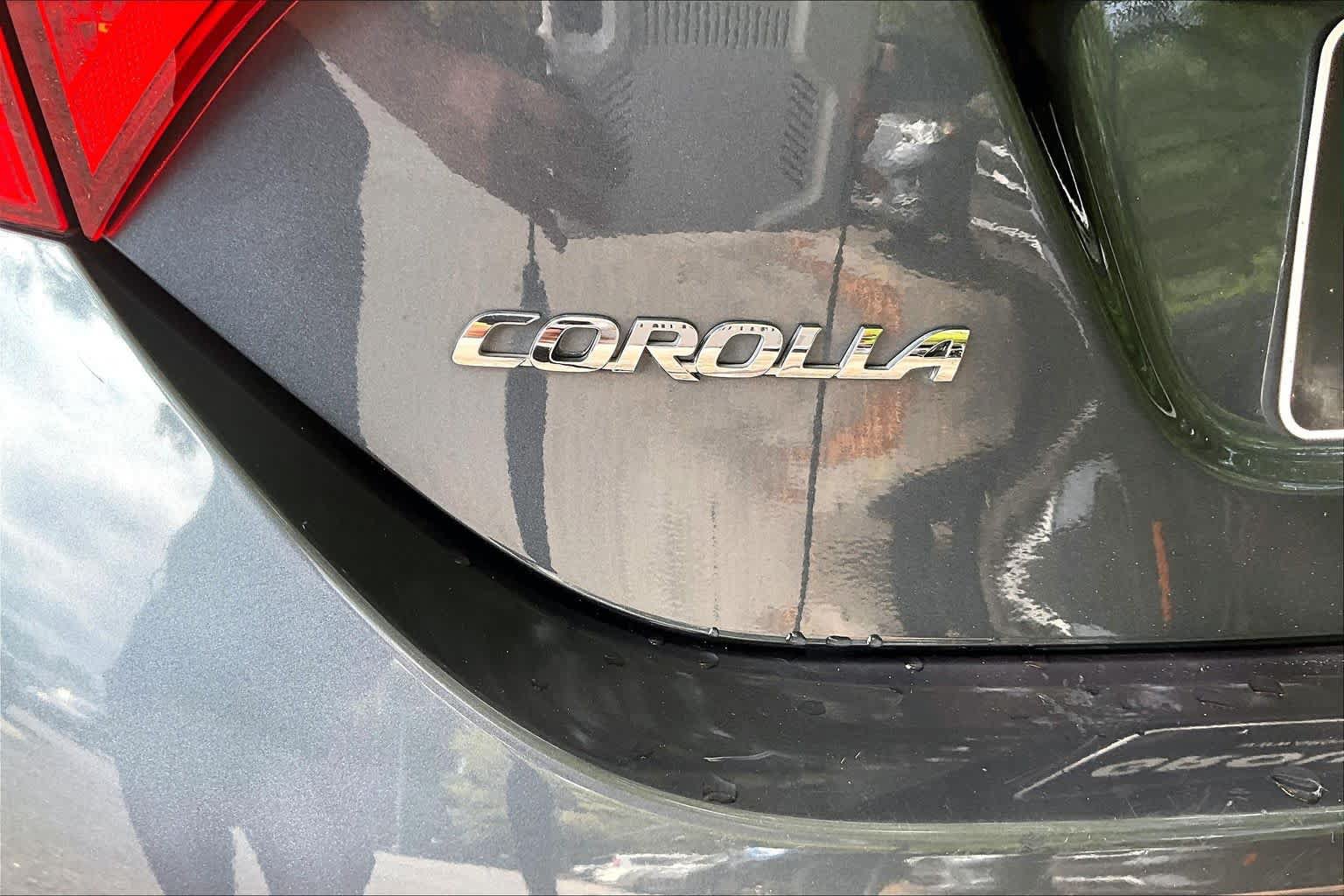 Used 2018 Toyota Corolla LE FWD image 30
