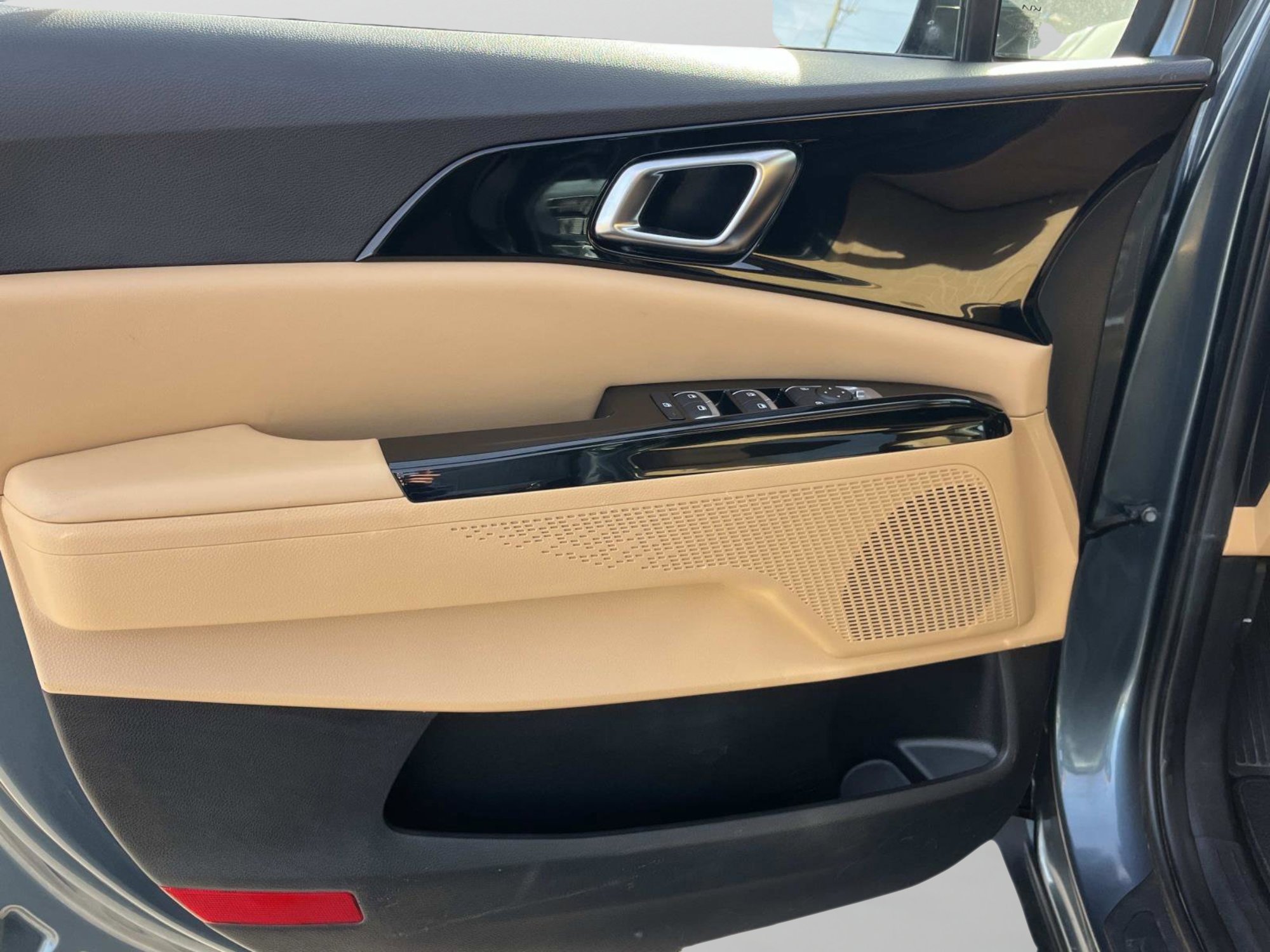 Certified 2024 Kia Carnival EX image 38