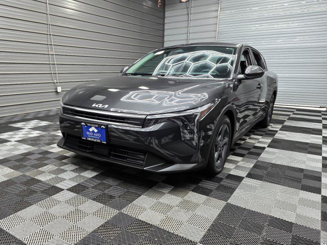 Used 2025 Kia K4 FWD image 40