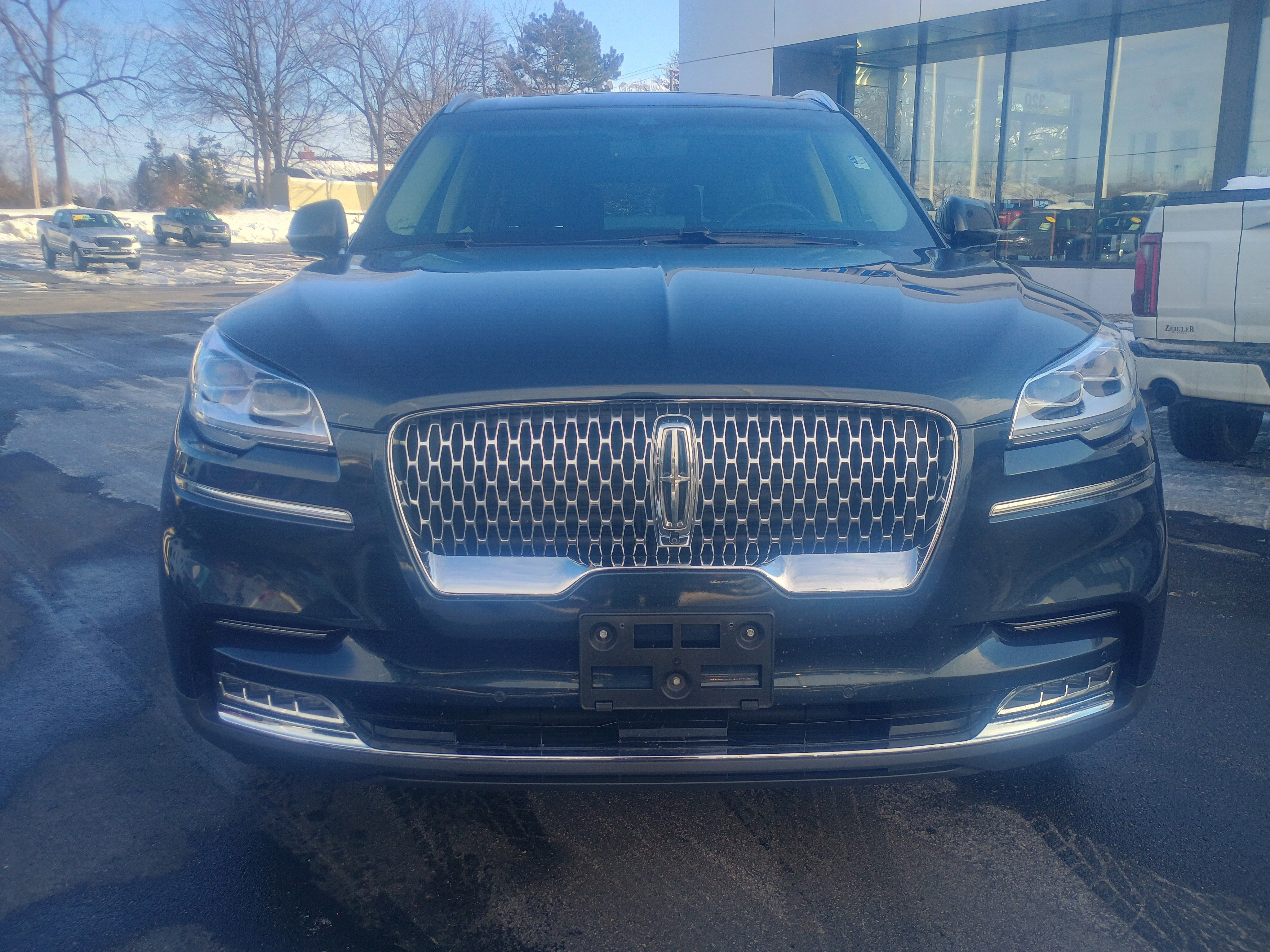 Used 2021 Lincoln Aviator Reserve w/ Equipment Group 201A image 2