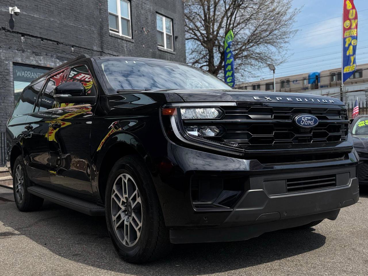 Used 2025 Ford Expedition Max Active image 3