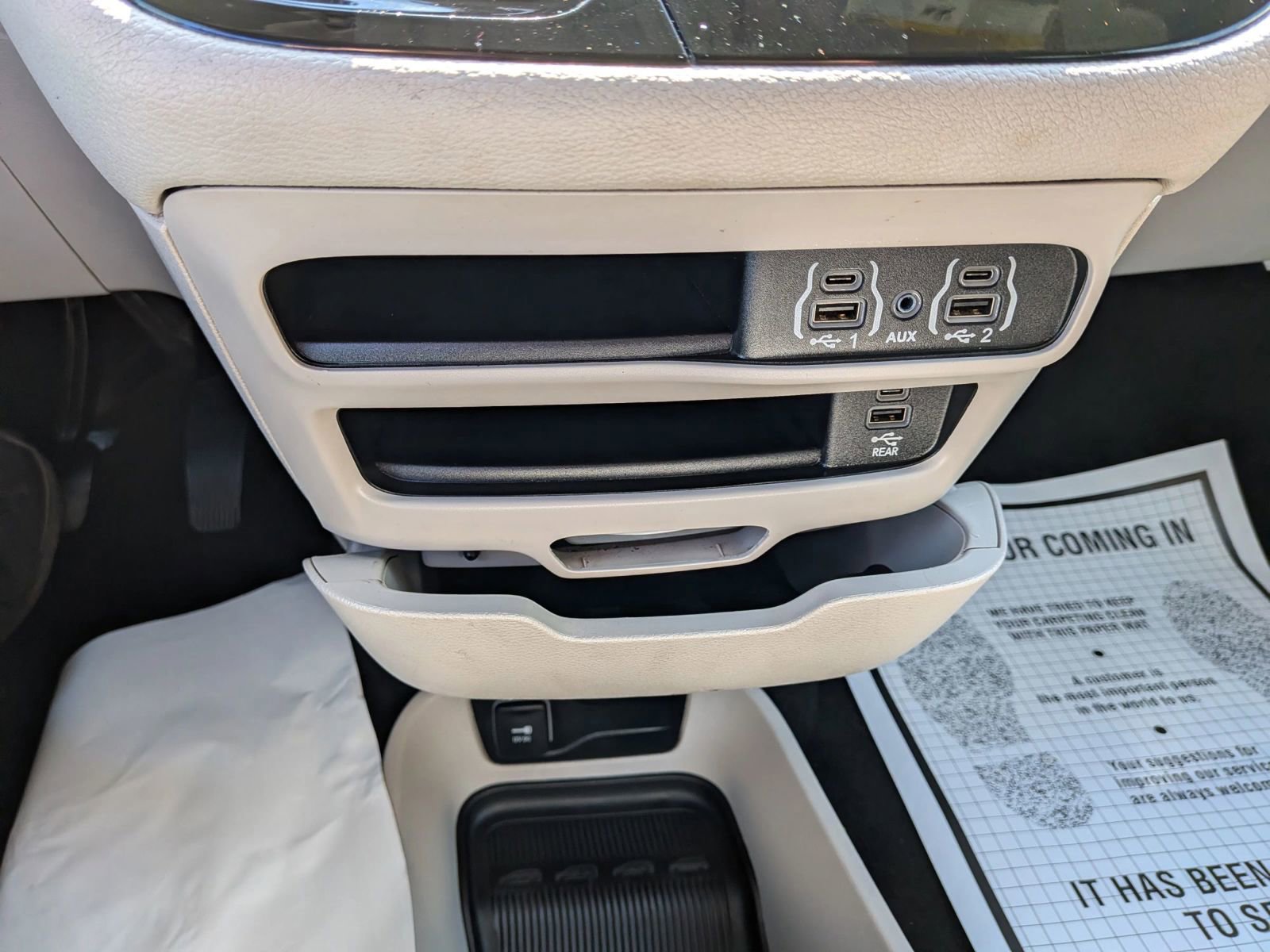 Used 2022 Chrysler Pacifica Touring-L w/ Uconnect Theater Family Group FWD image 74