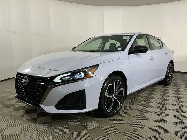 New 2025 Nissan Altima 2.5 SR image 3