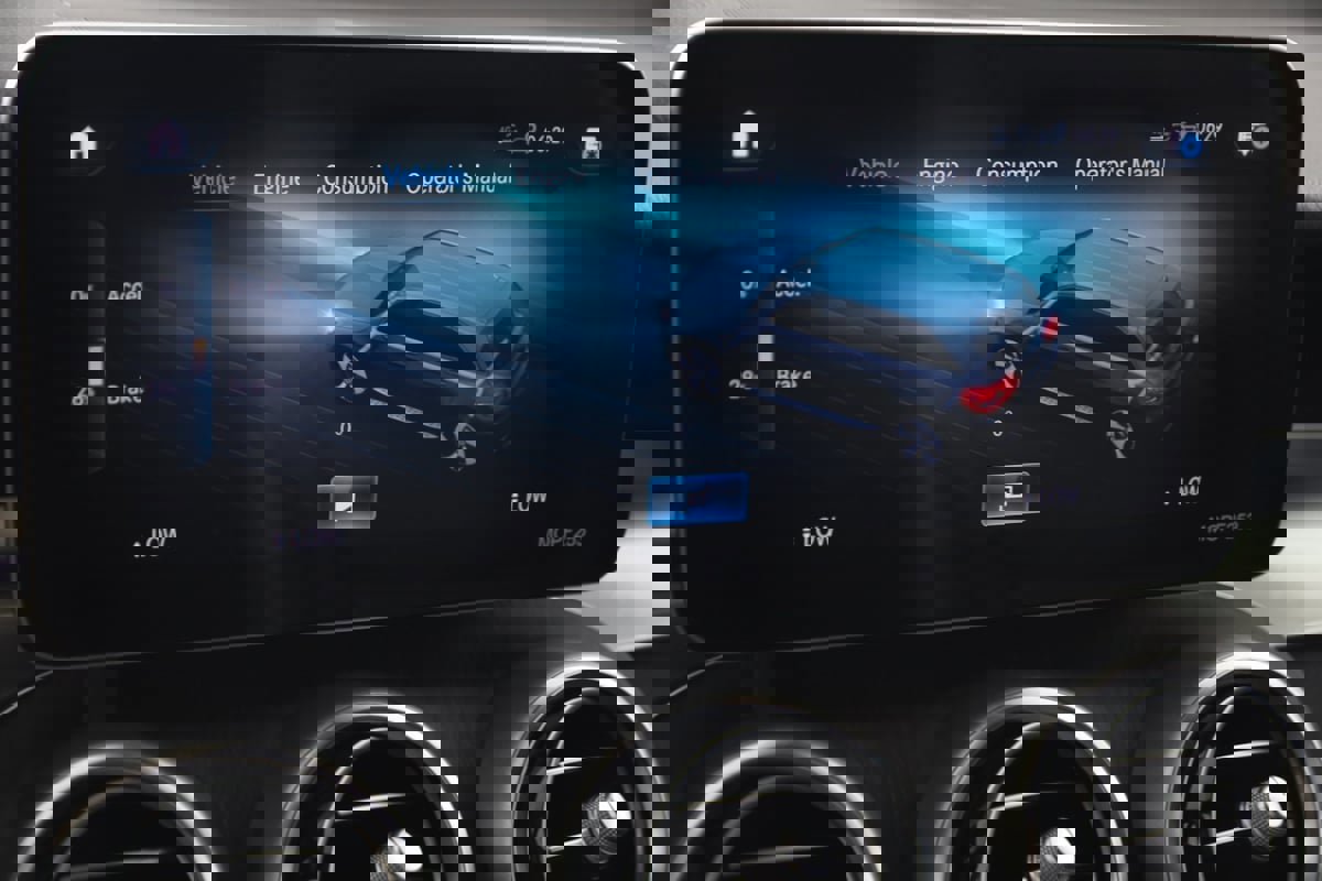 Used 2022 Mercedes-Benz GLC 300 4MATIC w/ Driver Assistance Package image 43