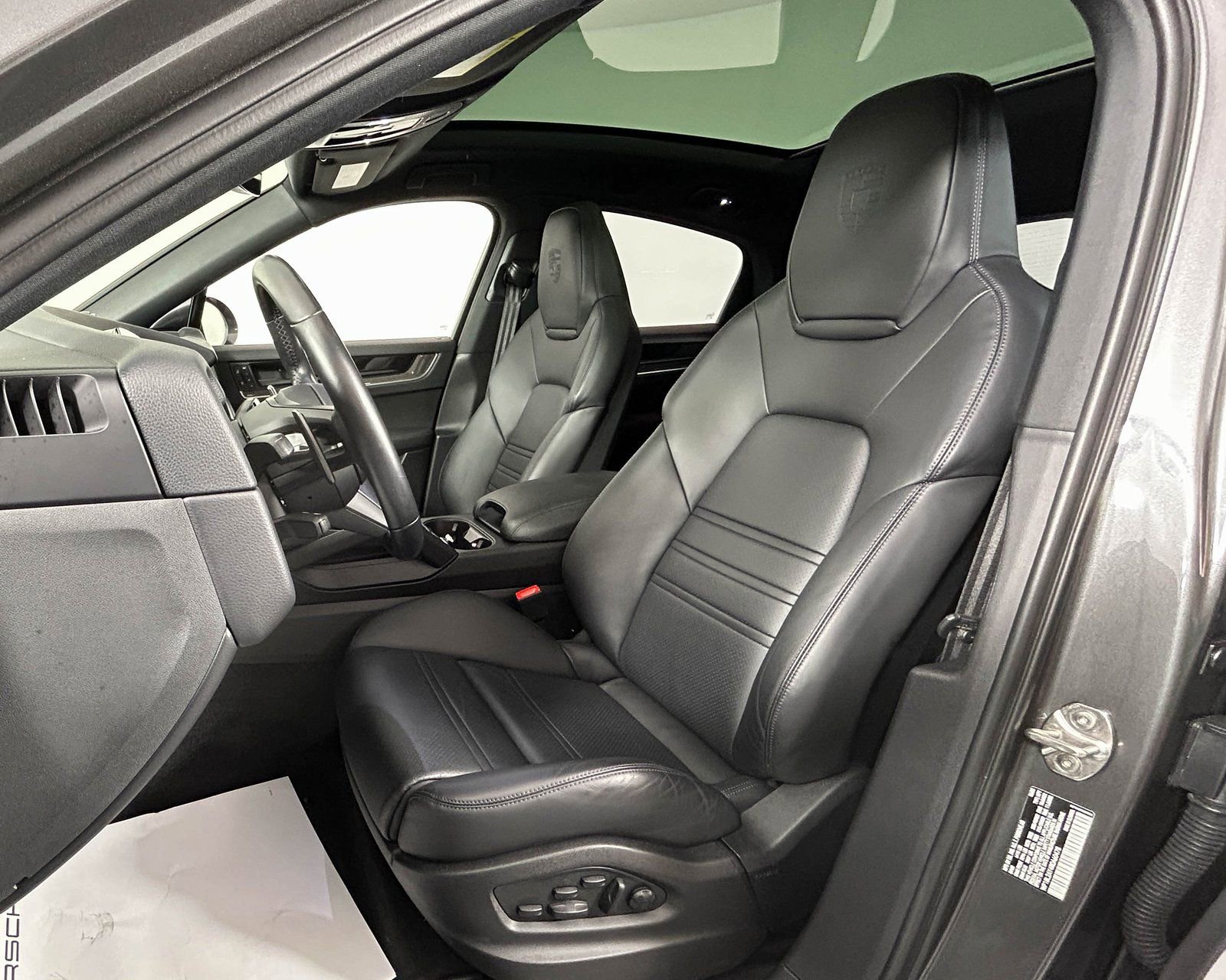 Certified 2024 Porsche Cayenne S AWD/4WD image 5