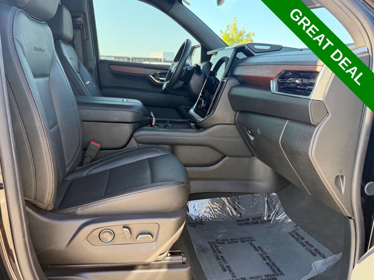 Used 2025 GMC Yukon Denali AWD/4WD image 40