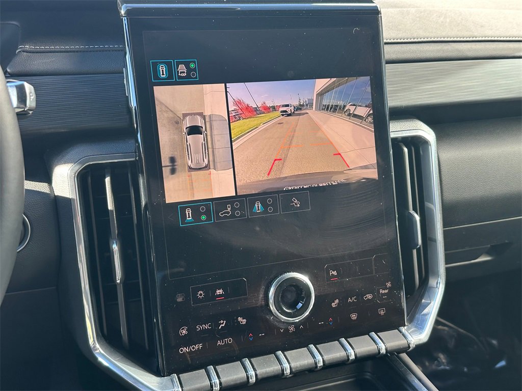 Used 2024 GMC Acadia Elevation image 26