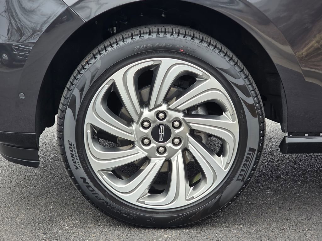 Used 2024 Lincoln Navigator Reserve image 9