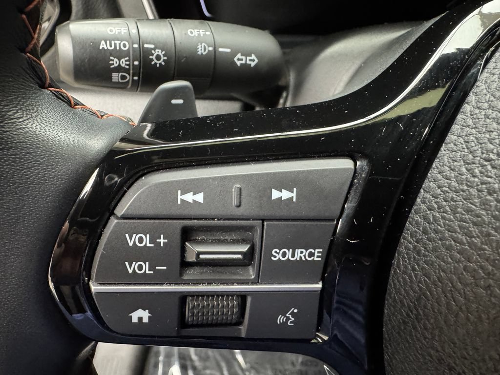 Used 2023 Honda Pilot Sport image 14