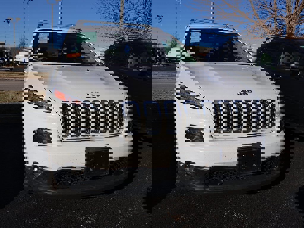 Used 2016 Jeep Cherokee Latitude w/ Comfort/Convenience Group image 5