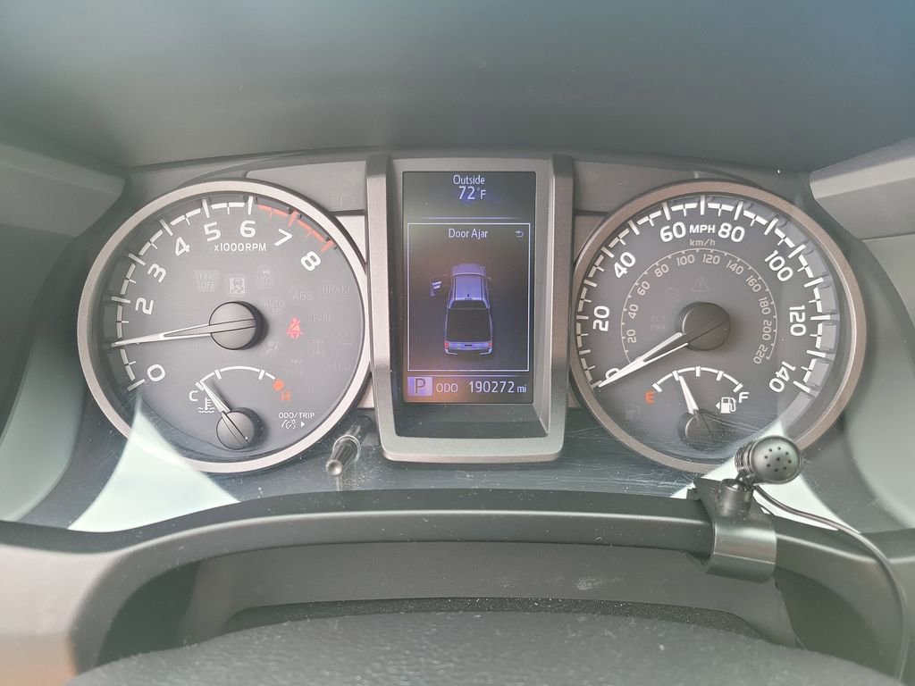 Used 2016 Toyota Tacoma TRD Sport w/ Towing Package image 26