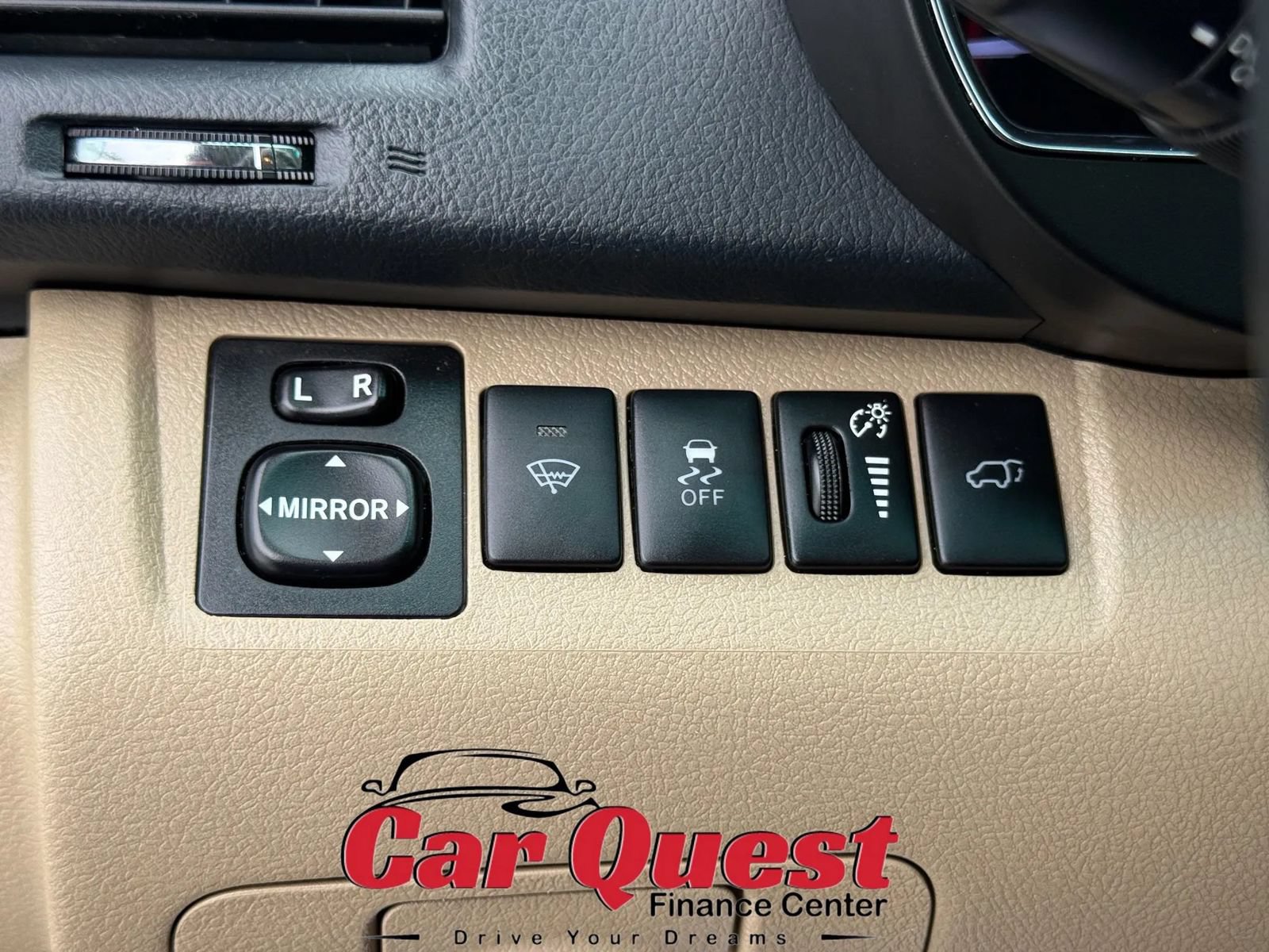 Used 2013 Toyota Highlander Limited AWD/4WD image 32