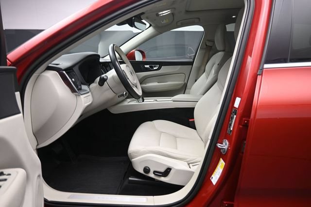 Used 2023 Volvo XC60 B5 Core w/ Climate Package FWD image 16