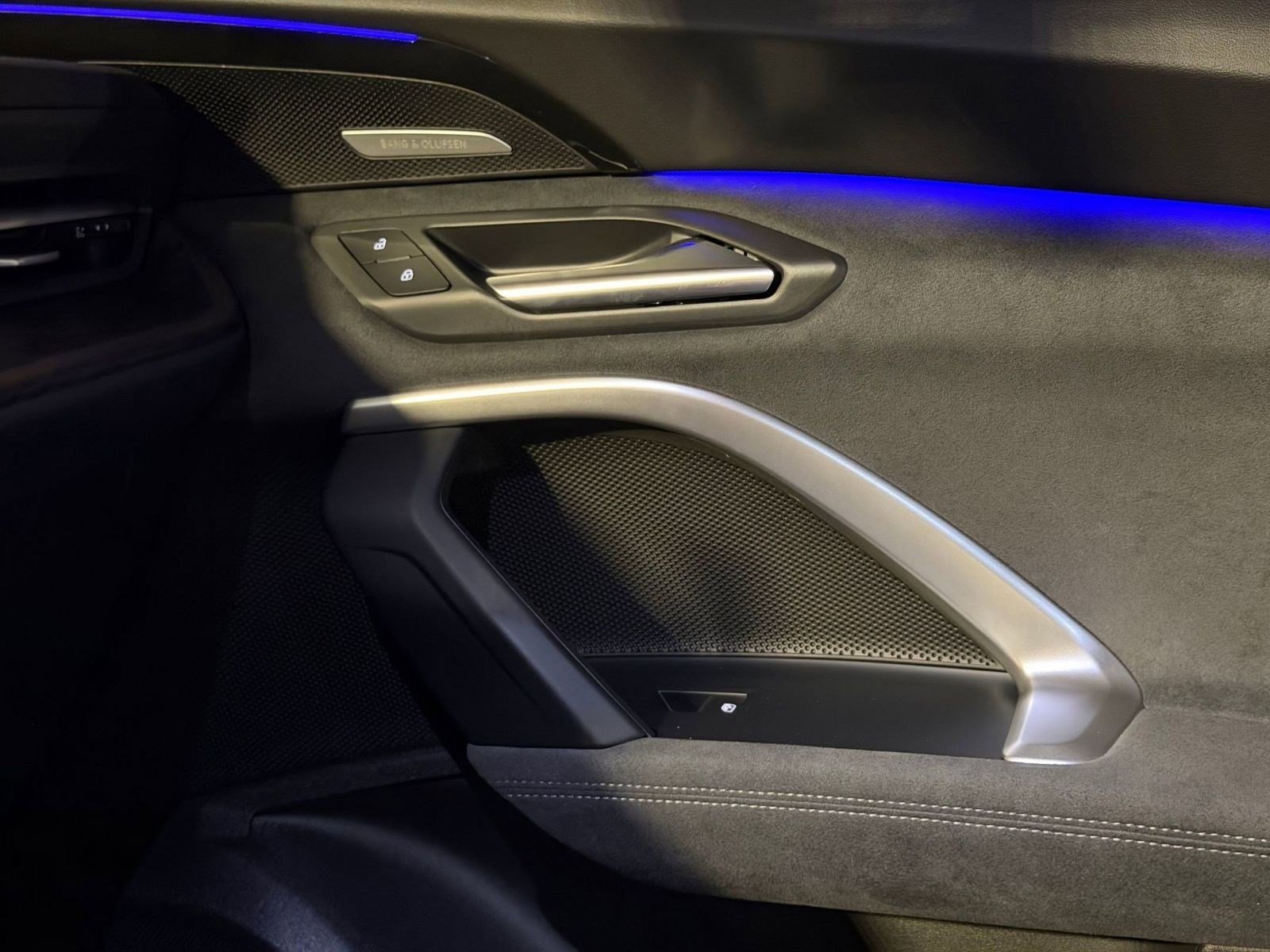 New 2025 Audi SQ5 Prestige AWD/4WD image 25