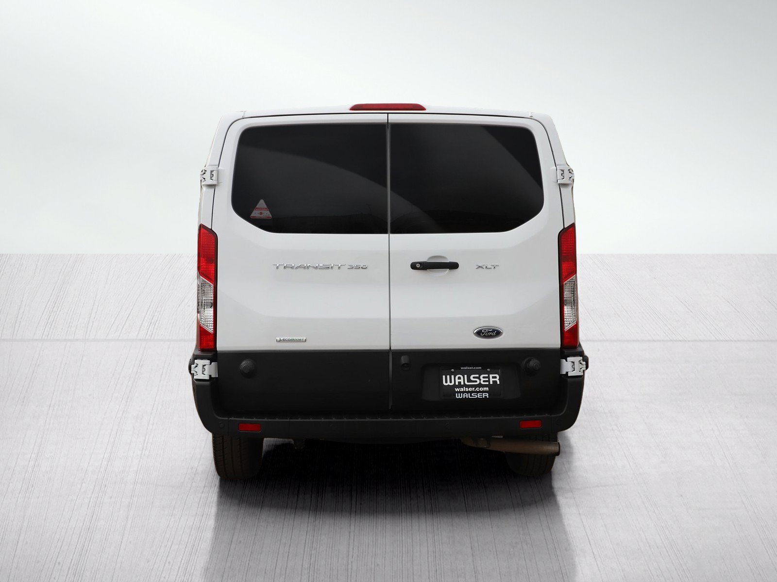 Used 2024 Ford Transit 350 XLT RWD image 4