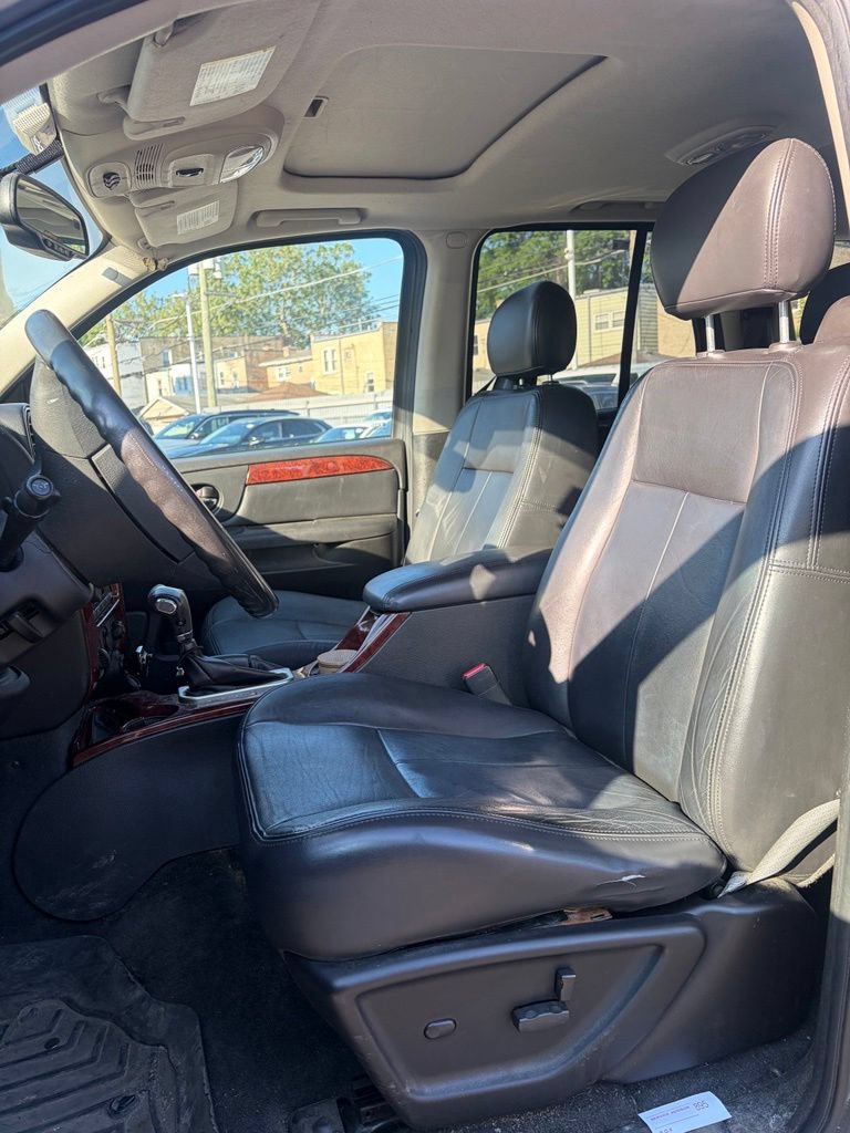 Used 2008 GMC Envoy SLT w/ Sun And 6-Disc Cd Package AWD/4WD image 2