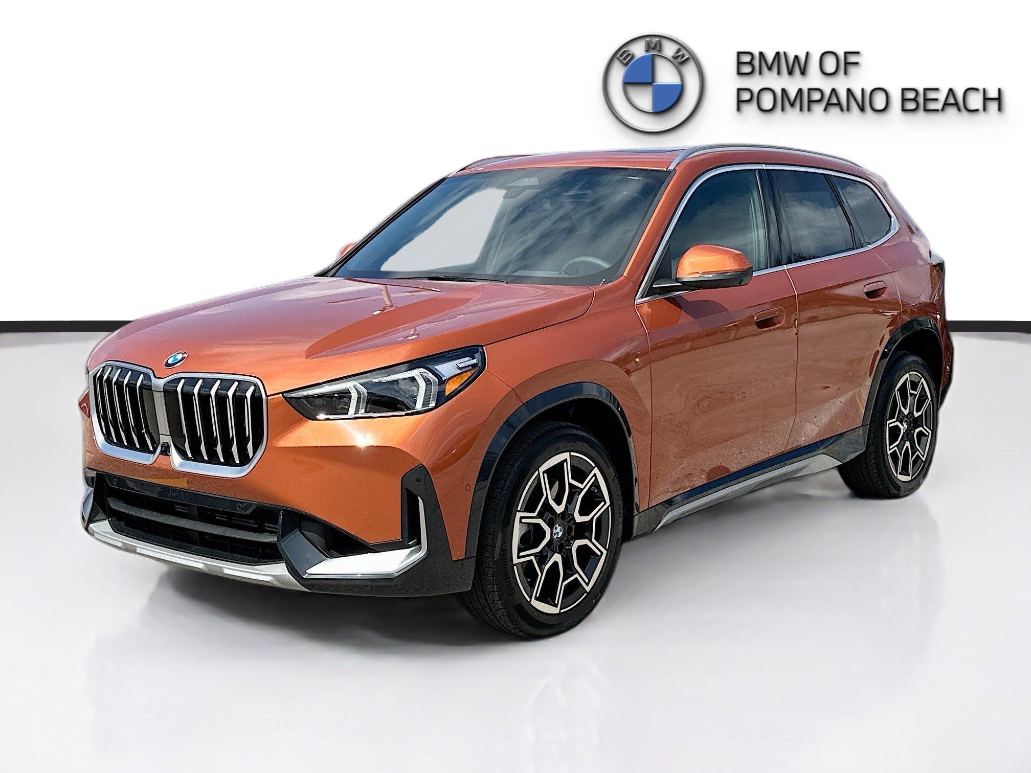 Used 2025 BMW X1 xDrive28i w/ Technology Package AWD/4WD image 3