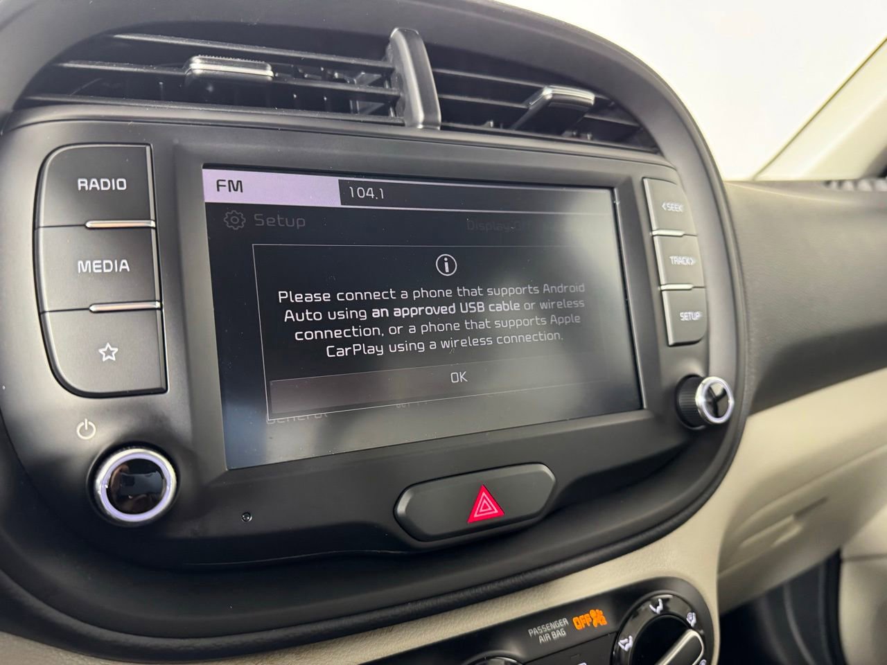Used 2025 Kia Soul LX w/ LX Technology Package FWD image 18